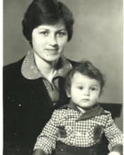 Андрей Черкасов с детстве с мамой