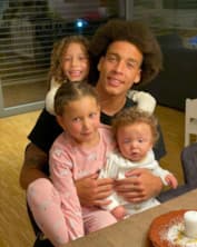 Аксель Витсель с детьми