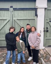 Регина Бурд и Сергей Жуков с детьми
