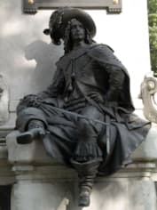 Памятник Д'Артаньяну