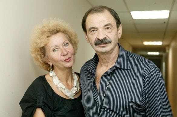 Илья Олейников с женой