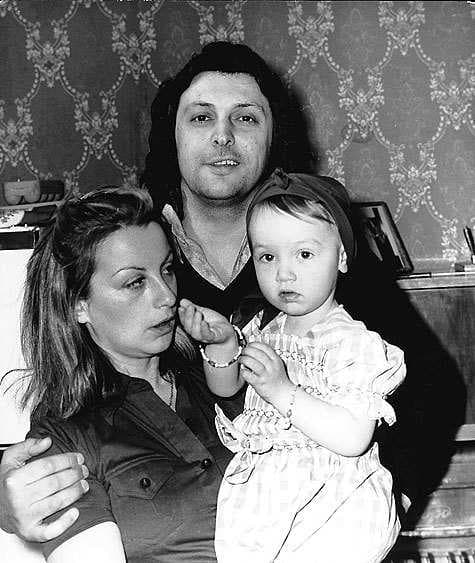 Вячеслав Добрынин с первой женой Ириной и дочерью Катей