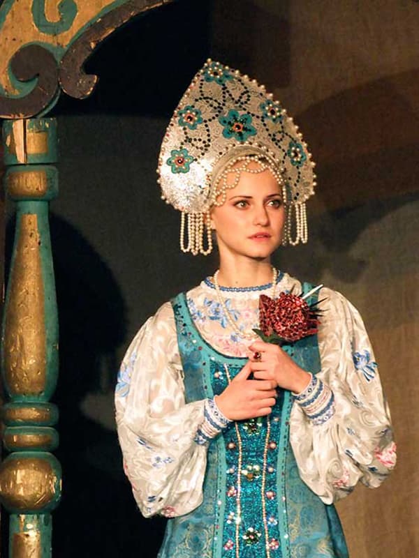 Анна Бегунова в спектакле "Аленький цветочек"