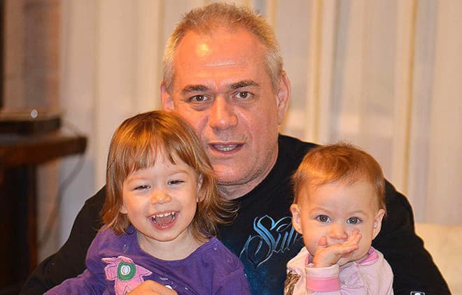 Сергей Доренко с дочками