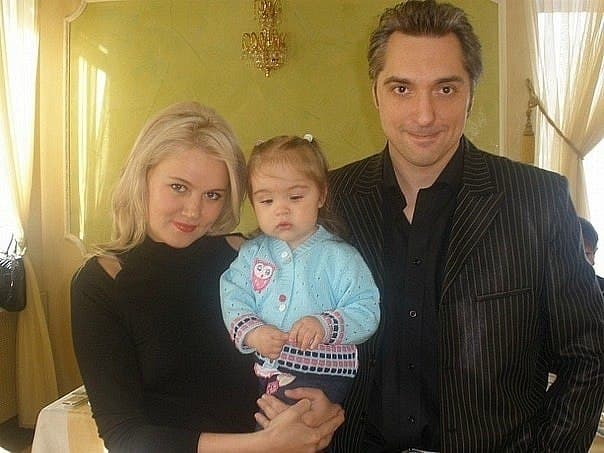Михаил Горшенёв с женой и дочерью