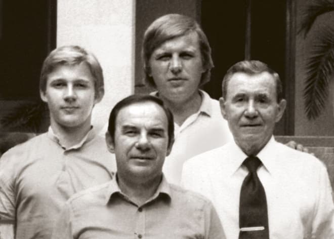 Андрей Громыко с сыном Анатолием (на переднем плане) и внуками Алексеем (слева)