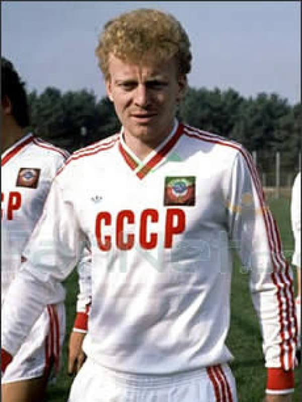 Футболист Олег Кузнецов