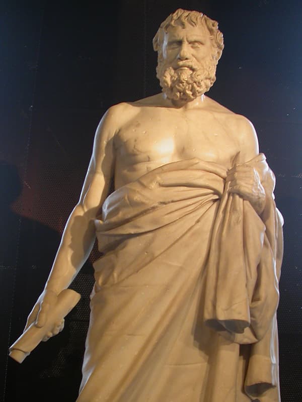 Статуя Пифагора