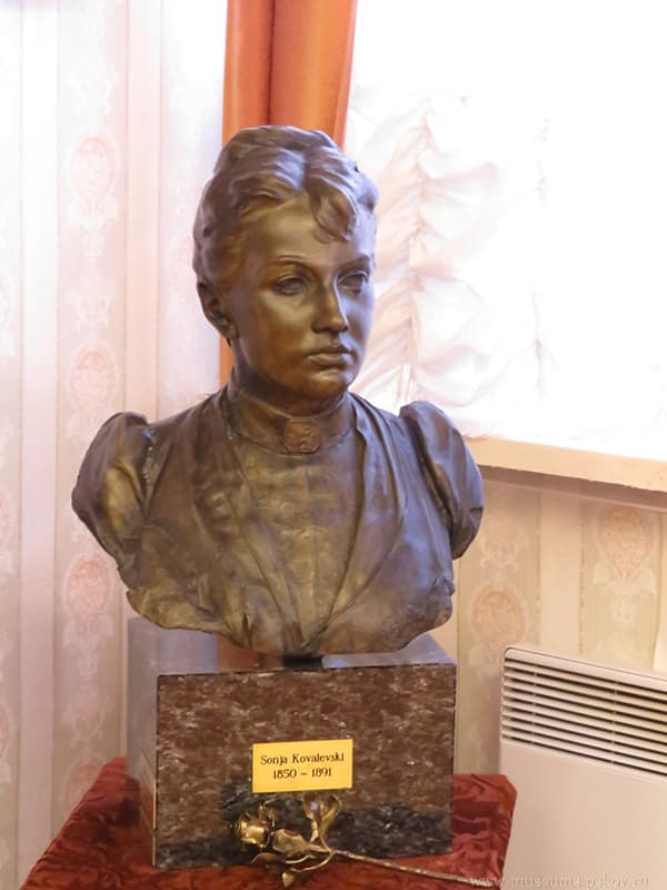 Статуя Софьи Ковалевской