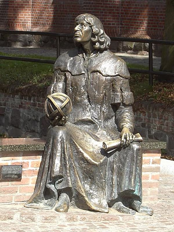 Памятник Николаю Копернику  в Ольштыне