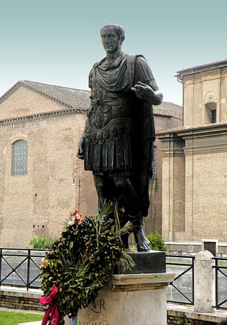 Памятник Гая Юлия Цезаря