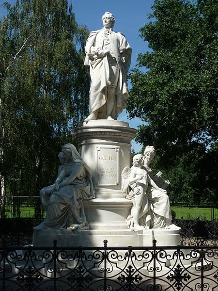 Памятник Иоганну Гёте