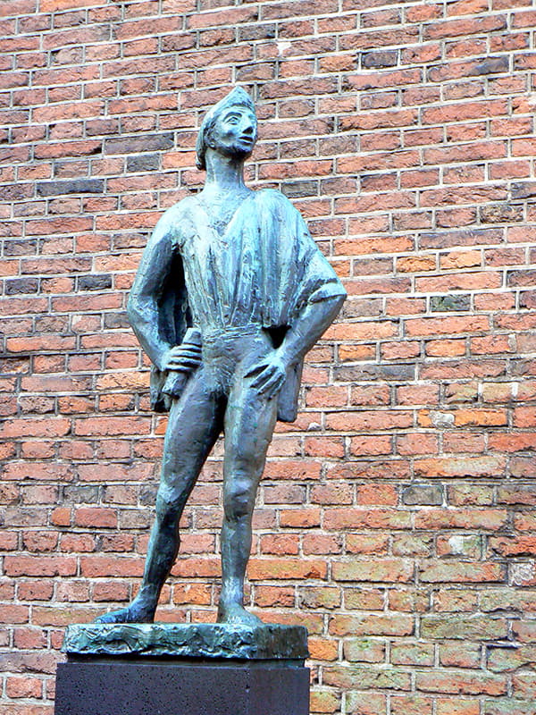 Статуя Франсуа Вийона