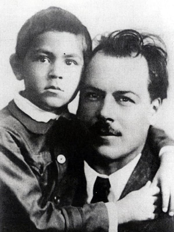 Николай Вавилов с сыном