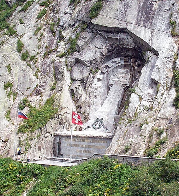 Памятник Александру Суворову в Альпах
