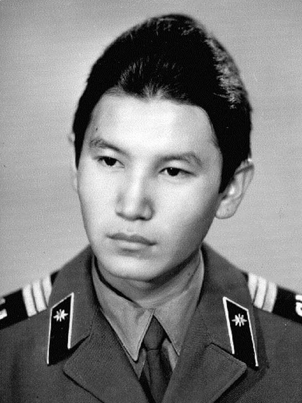 Кирсан Илюмжинов в армии