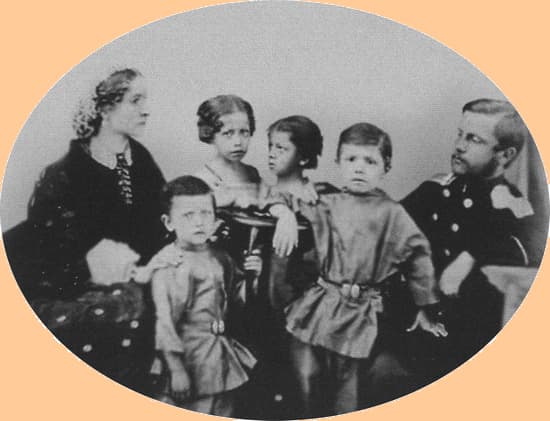 Михаил Врубель с семьей