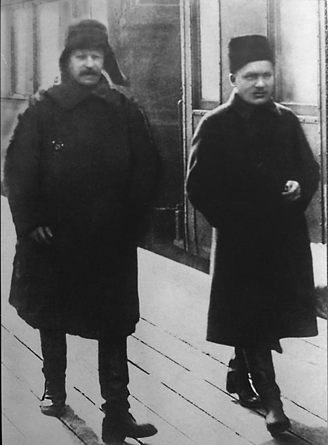 Иосиф Сталин и Сергей Киров на Ленинградском вокзале, 1928 год