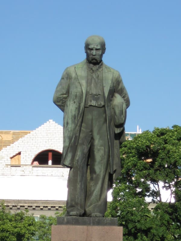 Памятник Тарасу Шевченко в Киеве