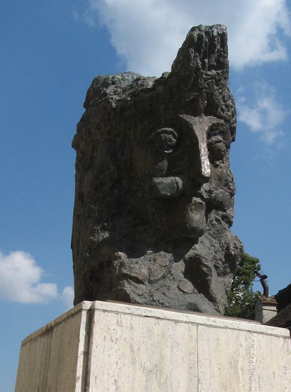 Памятник Владу Цепешу в Сигишоаре