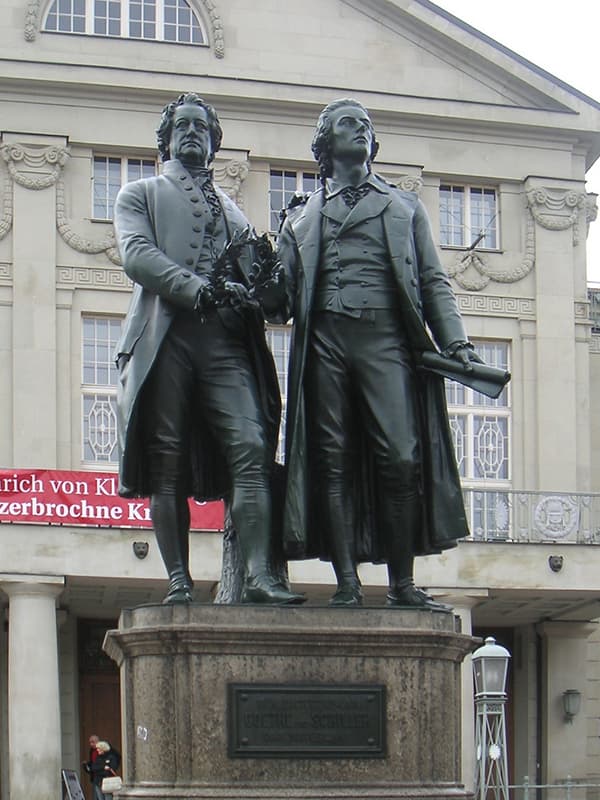 Памятник Фридриху Шиллеру и Иоганну Гете