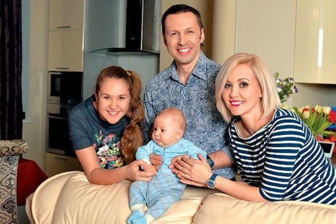 Василиса Володина с семьёй