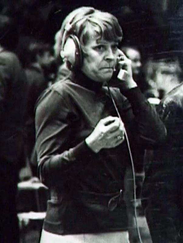 Спортивные комментаторы ссср. Нина Алексеевна Ерёмина баскетболистка. Нина Еремина спортивный комментатор. Нина Еремина в молодости. Нина Еремина могила.