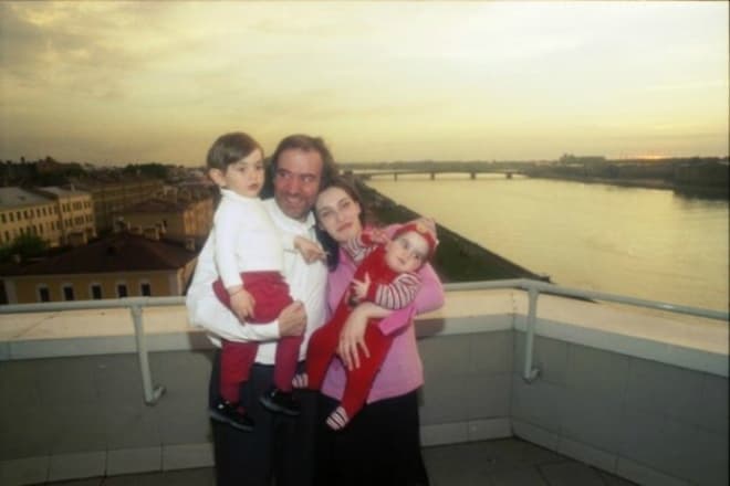 Валерий Гергиев с женой и детьми