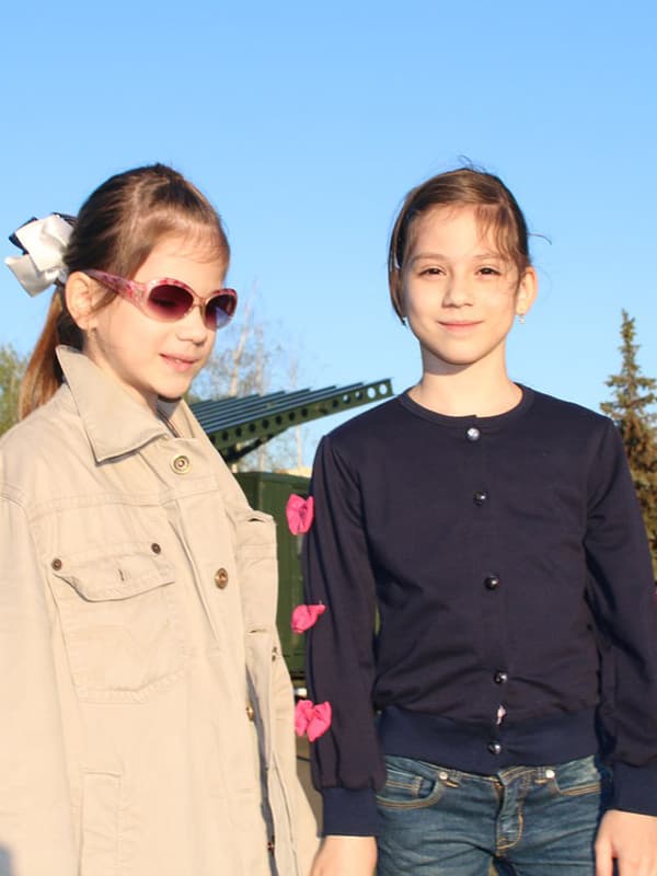 Олеся Машейко с сестрой