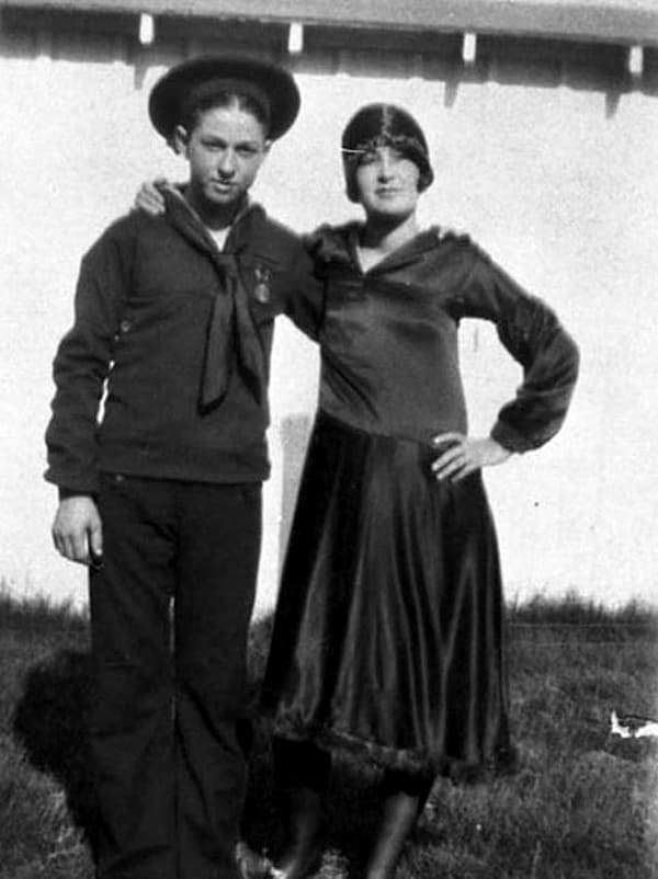 Клайд Бэрроу и его сестра
