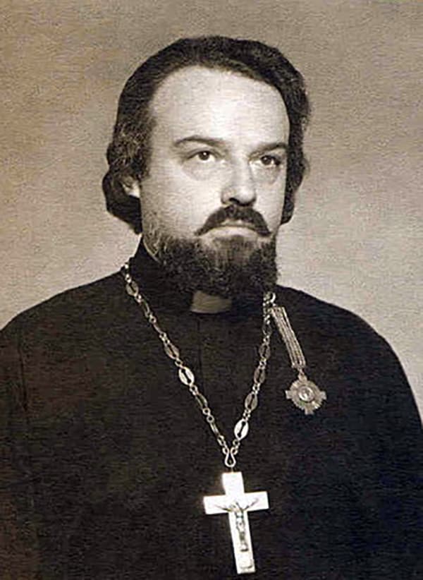 Священник Александр Мень