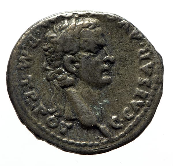 Монета с изображением Калигулы