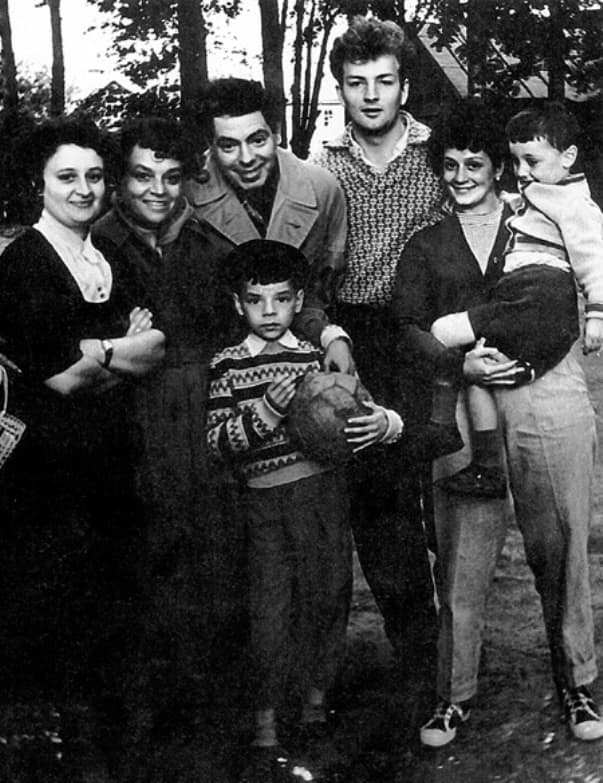 Екатерина Райкина с семьёй