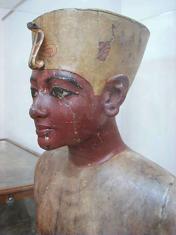 Деревянная статуя Тутанхамона