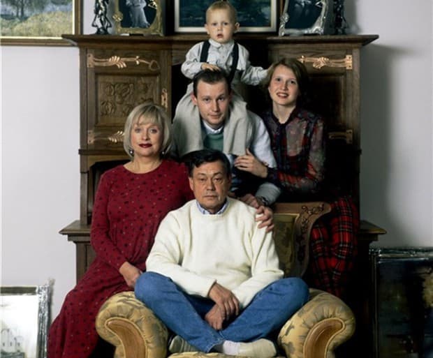 Андрей Караченцов с семьей