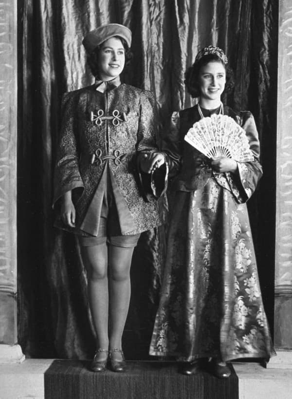 Елизавета II и принцесса Маргарет