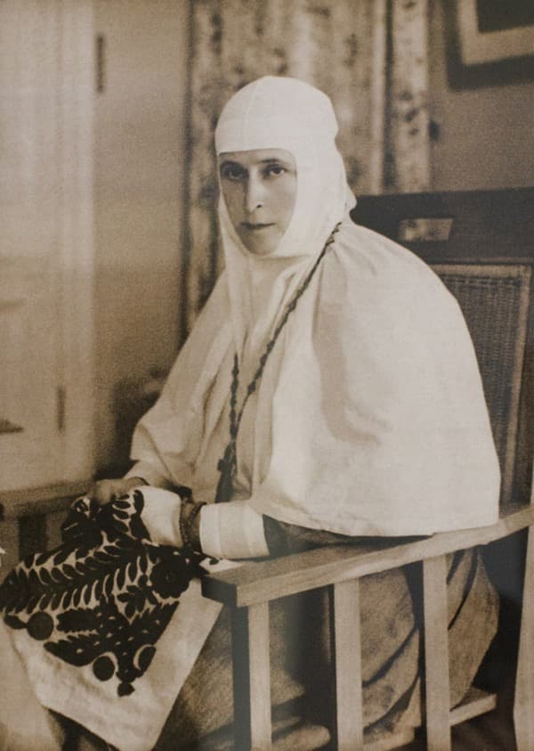 Елизавета Федоровна в одежде сестры милосердия