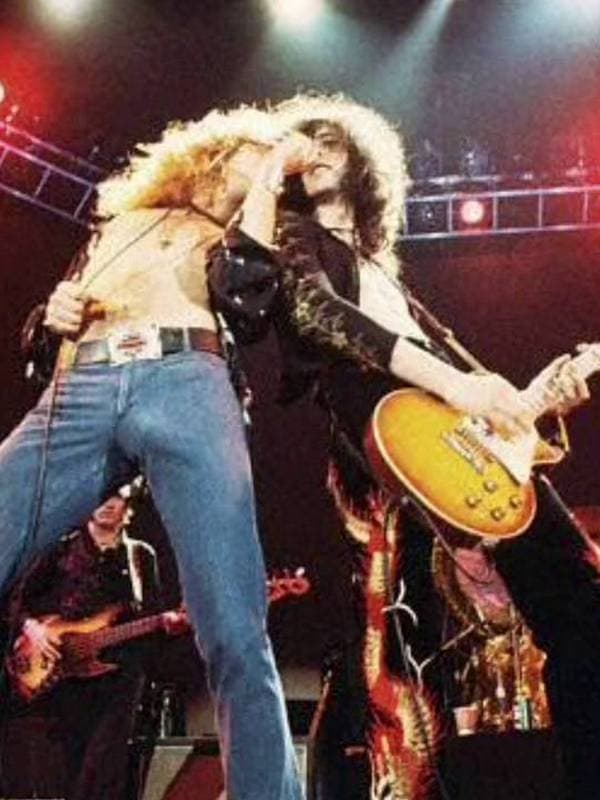 Группа «Led Zeppelin» на сцене