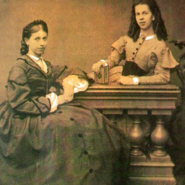 Софья Толстая с сестрой Татьяной