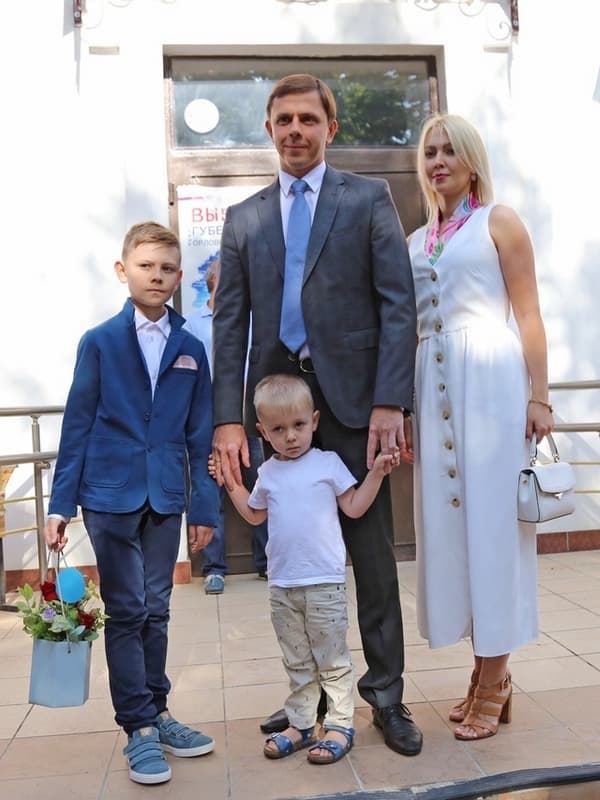 Андрей Клычков с семьей