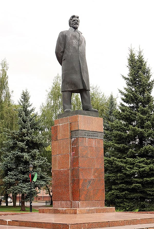 Памятник Михаилу Калинину в Минске