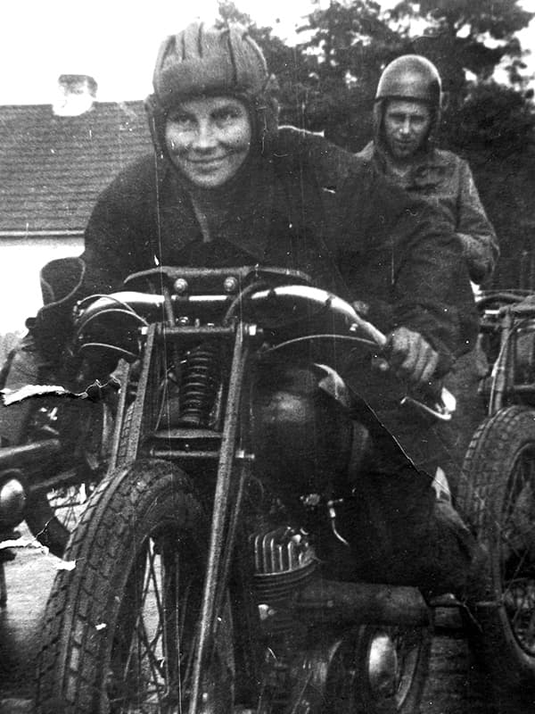 Галина Макарова чемпионка Беларуси по мотокроссу 1937 года