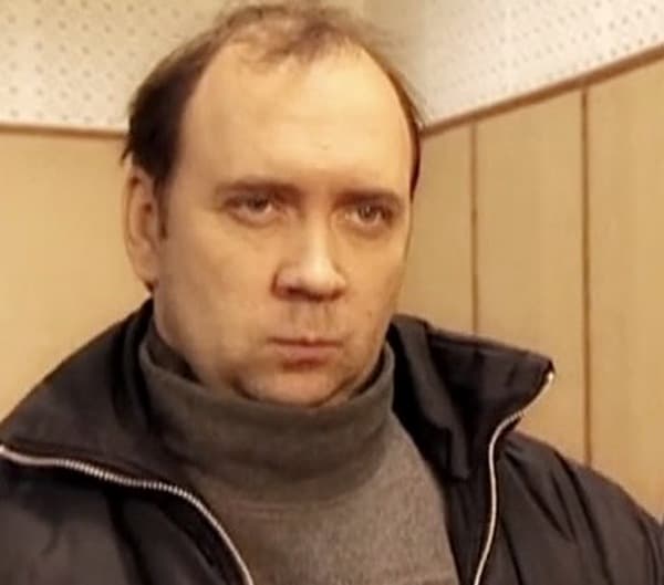 Алексей Симонов в сериале «Королевство кривых...»