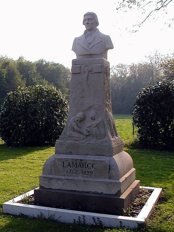Памятник Жан-Батисту Ламарку