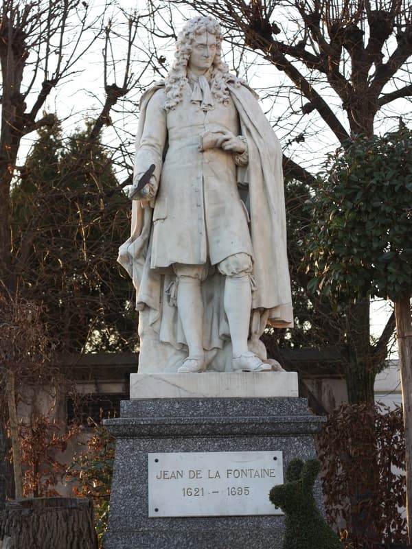 Памятник Жану де Лафонтену
