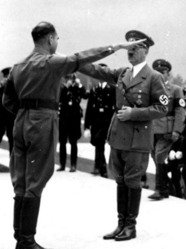 Рудольф Гесс и Адольф Гитлер