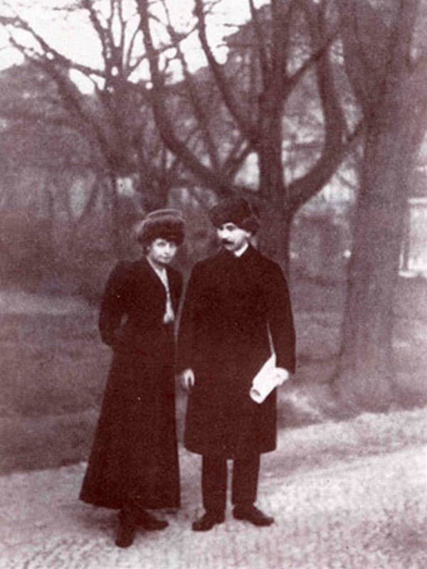 Ярослав Гашек и его первая жена Ярмила
