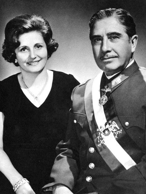 Аугусто Пиночет и его жена Люсия
