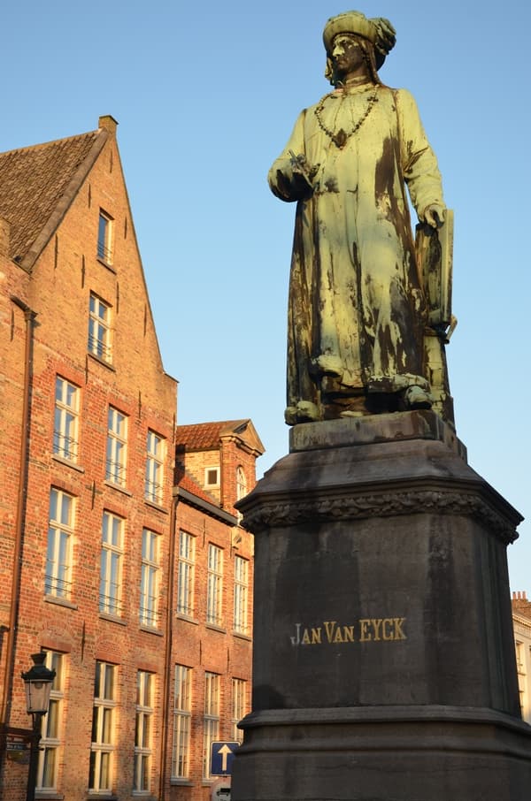 Памятник Яну ван Эйку в Брюгге, Бельгия