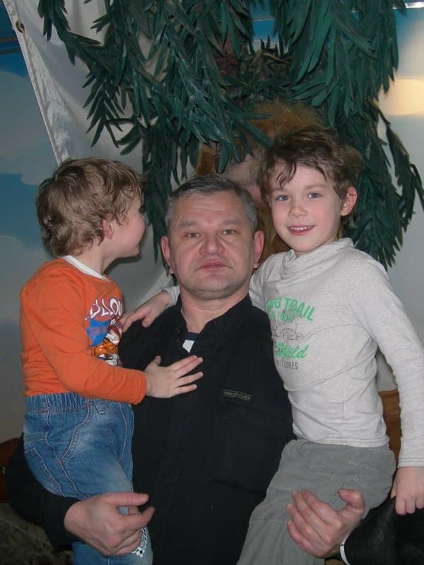 Андрей Земляной с детьми